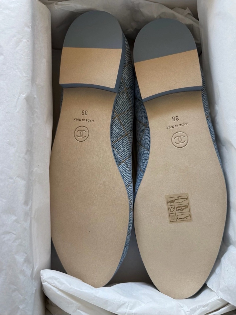CHANEL 26B Light Blue Denim Ballet Flats Fall Act 1 38/ US 8 - Picture 3 of 5